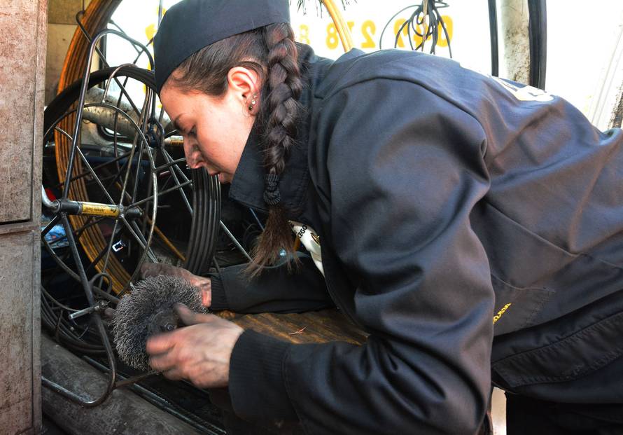Djevojka s čarobnom četkom: U dimnjaku pronašla  tri kg zlata
