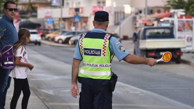 Oprez u prometu, počela je škola: 'Poštujte naše znakove'