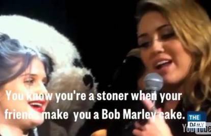 Miley Cyrus (19) na rođendanu priznala da puši previše 'trave'