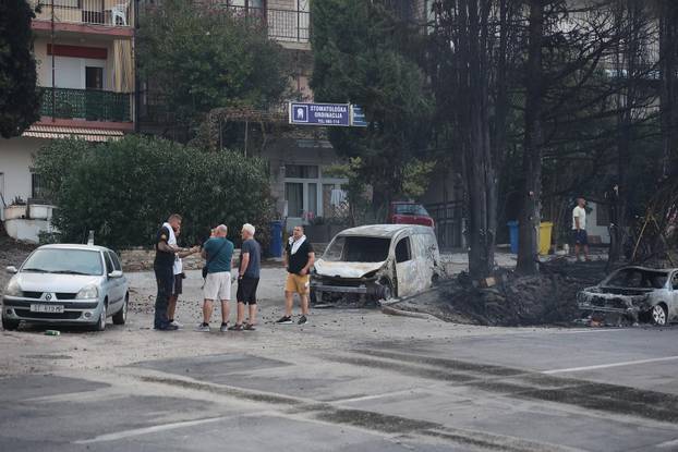 Požar kod Omiša i dalje bukti
