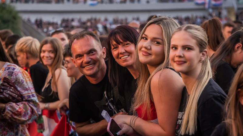 FOTO Puni se Gospin dolac: Evo kako se okupljaju Thompsonovi obožavatelji u Imotskom