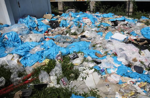 Zagreb: Mjesec dana nakon Thompsonovog koncerta Hipodrom je i dalje zatrpan smećem