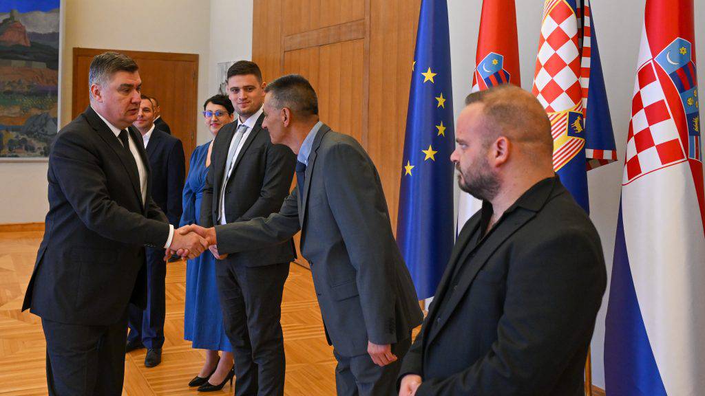 Milanović se sastao s vinarima i vinogradarima Imotske krajine