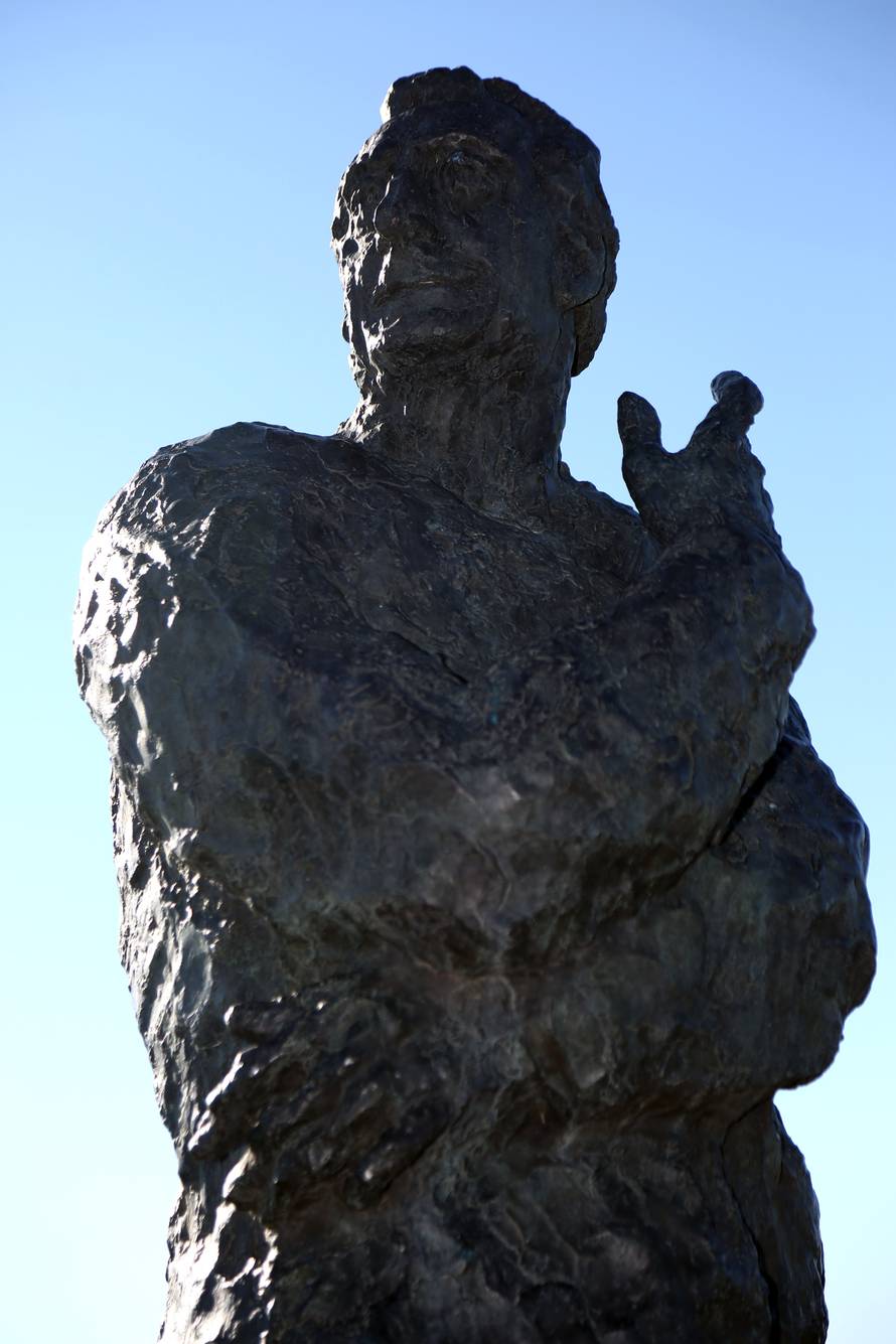 Knin: Spomenik prvom hrvatskom predsjedniku Franji TuÄmanu