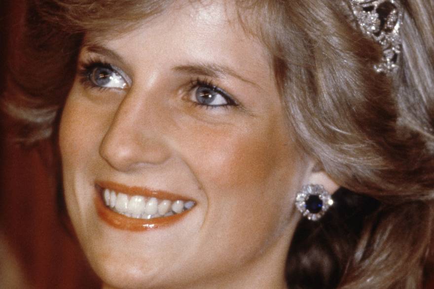 Garderoba Lady Di na velikoj aukciji: Slavna 'Caring Dress' za ekstremnih 490.000 eura