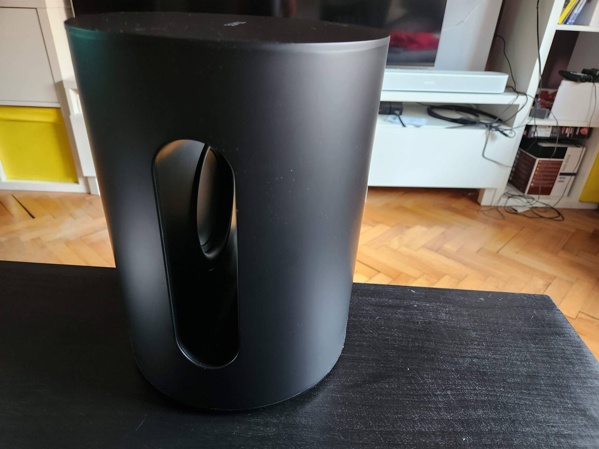 Moćan bas u mini pakiranju: Isprobali smo Sonos Sub mini