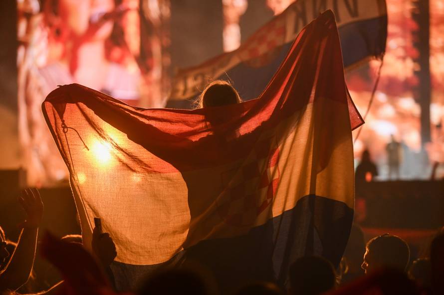 Obožavatelji na velikom koncertu Marka Perkovića Thompsona u Sinju