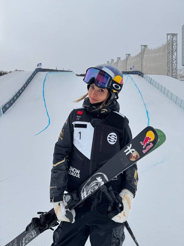 FOTO Ova olimpijka može sve. Na skijama osvaja medalje, a u tangicama podsjeća da je model