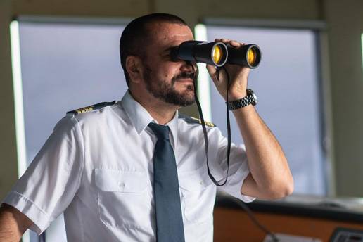 Upoznajte kapetana koji je u olujnoj no&cacute;i kraj Zadra spasio 43 osobe s katamarana Melita