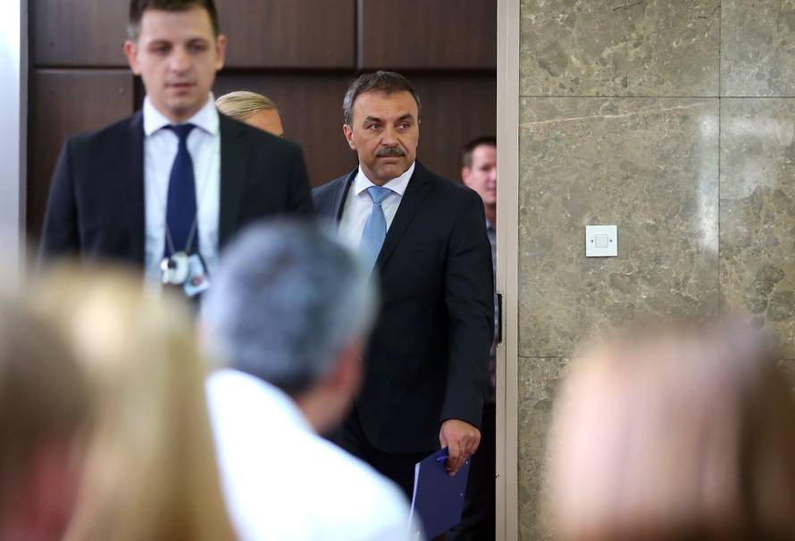 'U kolovozu će biti odjavljeno 50 tisuća lažnih prebivališta'