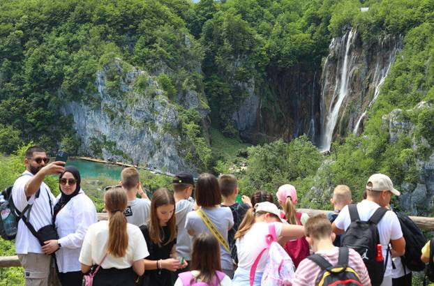 Turisti na Plitvicama
