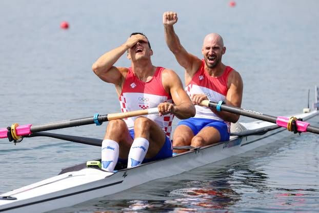 Pariz: Bra&cacute;a Sinkovi&cacute; osvojila zlato na Olimpijskim igrama u dvojcu bez kormilara