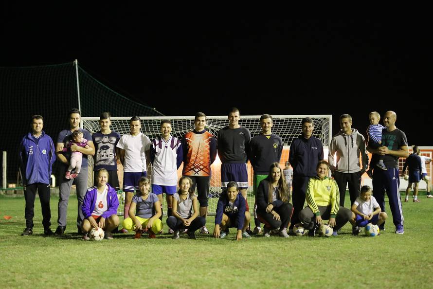 Za Guinnessa: U Vrčevu igra  21 nogometaš istog prezimena!