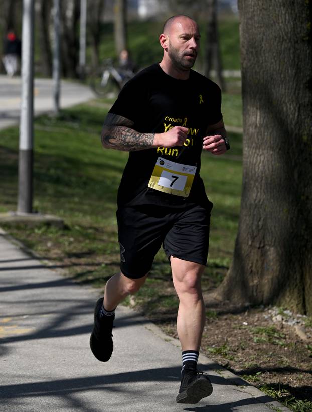 Zagreb: Na Bundeku organizirana utrka "Yellow Ribbon Run Pobijedimo predrasude" u kojoj je sudjelovao i ministar Habijan