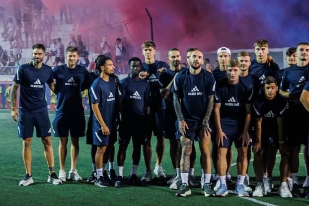 Split: Igrači Hajduka posjetili su Torciida kup