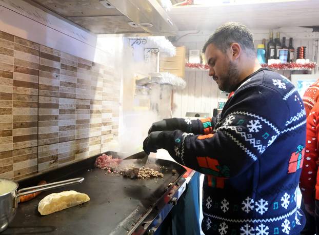 Šibenik: Šibenska Adventura zapo?ela koncertom Parnog valjka u perivoju Roberta Visianija