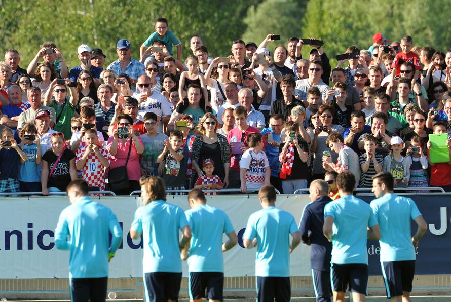 Međimurci uz 'vatrene': Čak 5 tisuća ljudi na prvom treningu