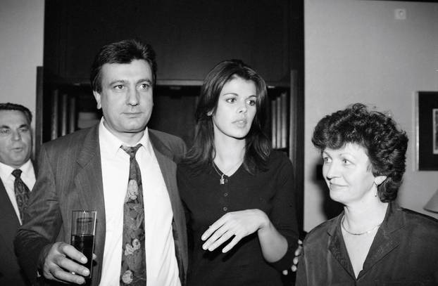 Zagreb: Povratak Anice Kovač s izbora za Miss svijeta gdje je okrunjena prvom pratiljom, 20.11.1995.