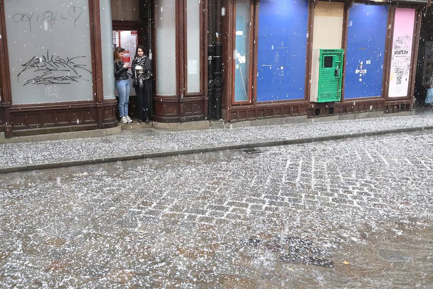 Zagreb: Jaka tuča pogodila Zagreb