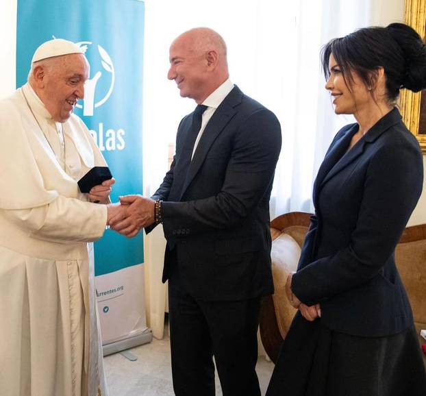 FOTO Njen dekolte gledali svi na inauguraciji Trumpa! Lauren je i u Hrvatskoj plijenila pozornost