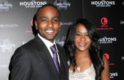 Nick Gordon preklinje obitelj da mu dopuste posjetiti Bobbi