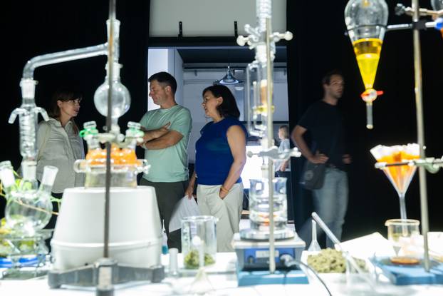 Zagreb: Otvorenje izložbe Skin(s)care - između njege i nasilja