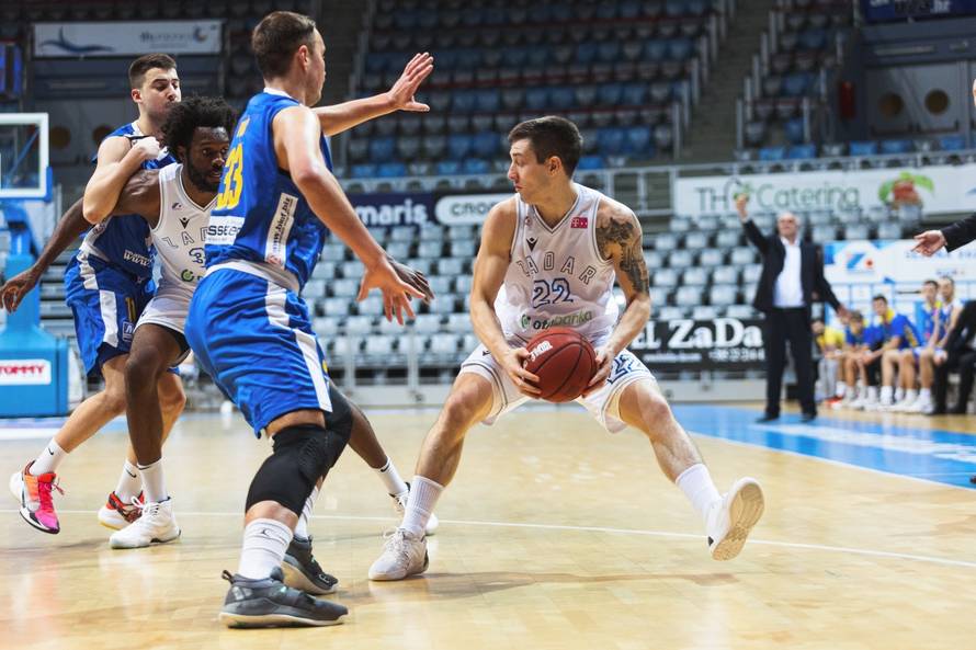 Košarkaši Zadra ugostili su ekipu Vrijednosnice Osjek na Višnjiku