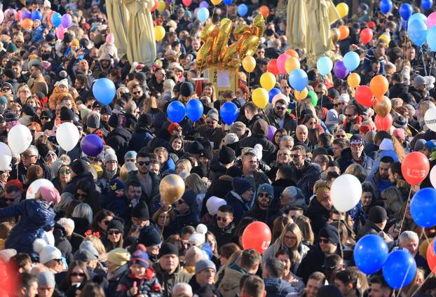 Veseli doček Nove godine u podne u Samoboru