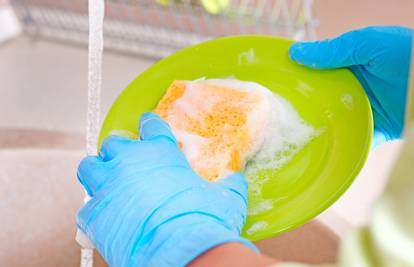 Spužvice za suđe imaju 6 puta više bakterija od kvake WC-a