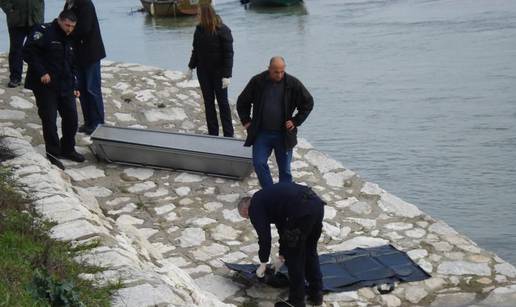 U moru u uvali Bobovik na Viru našli  tijelo starijeg muškarca