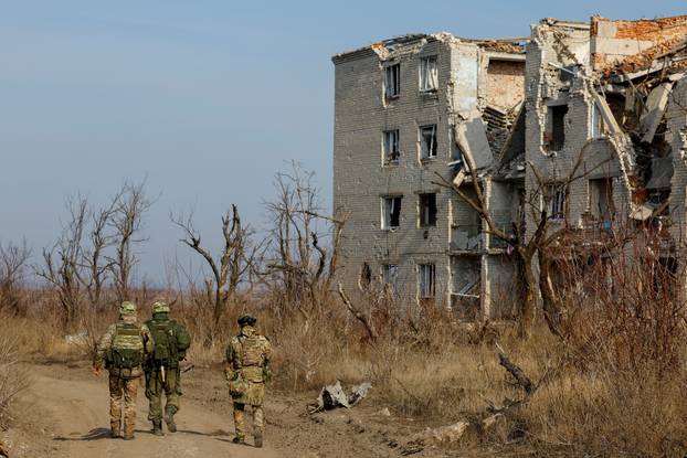 People of war-torn towns in Ukraine's Donetsk region aim to rebuild lives