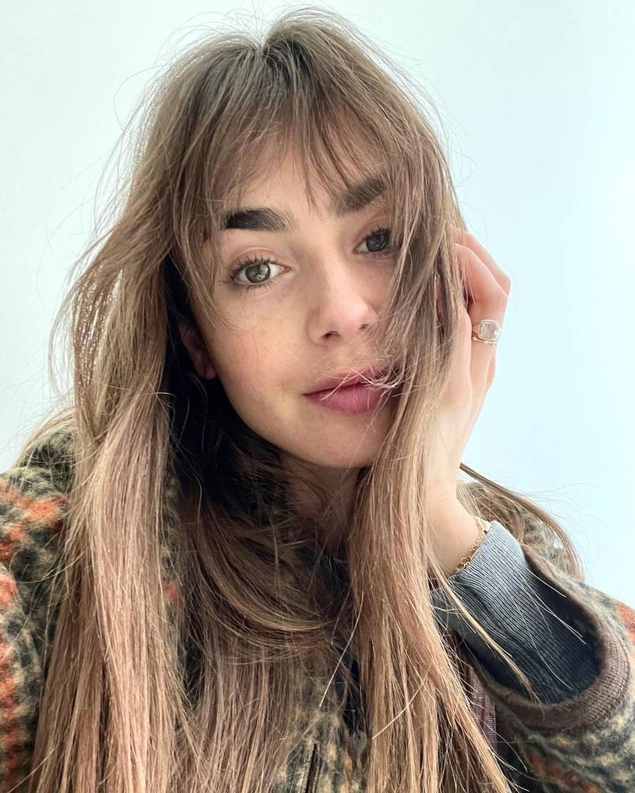 Lily Collins otkrila: 'Poklonila sam buket Lady Di, a princa Charlesa sam gađala igračkom'