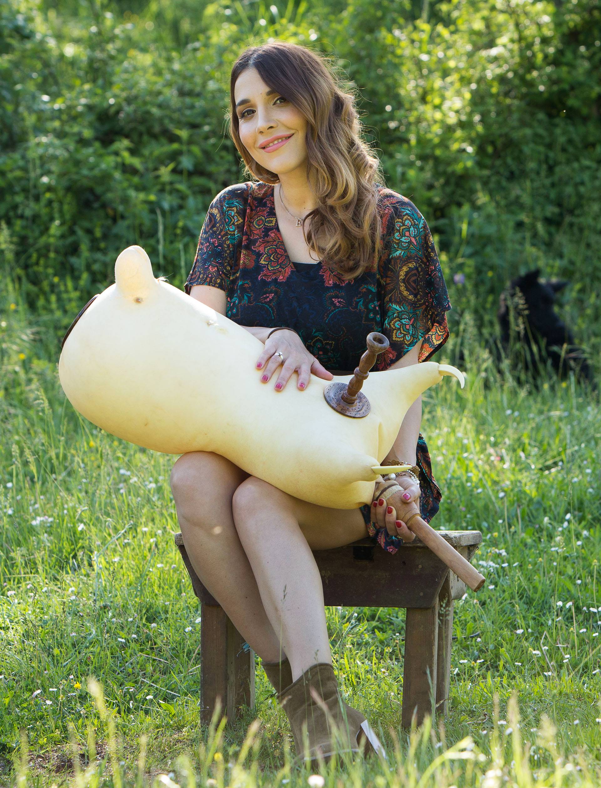 Marijana Batinić na magarcu ulazila u selo i svirala diple