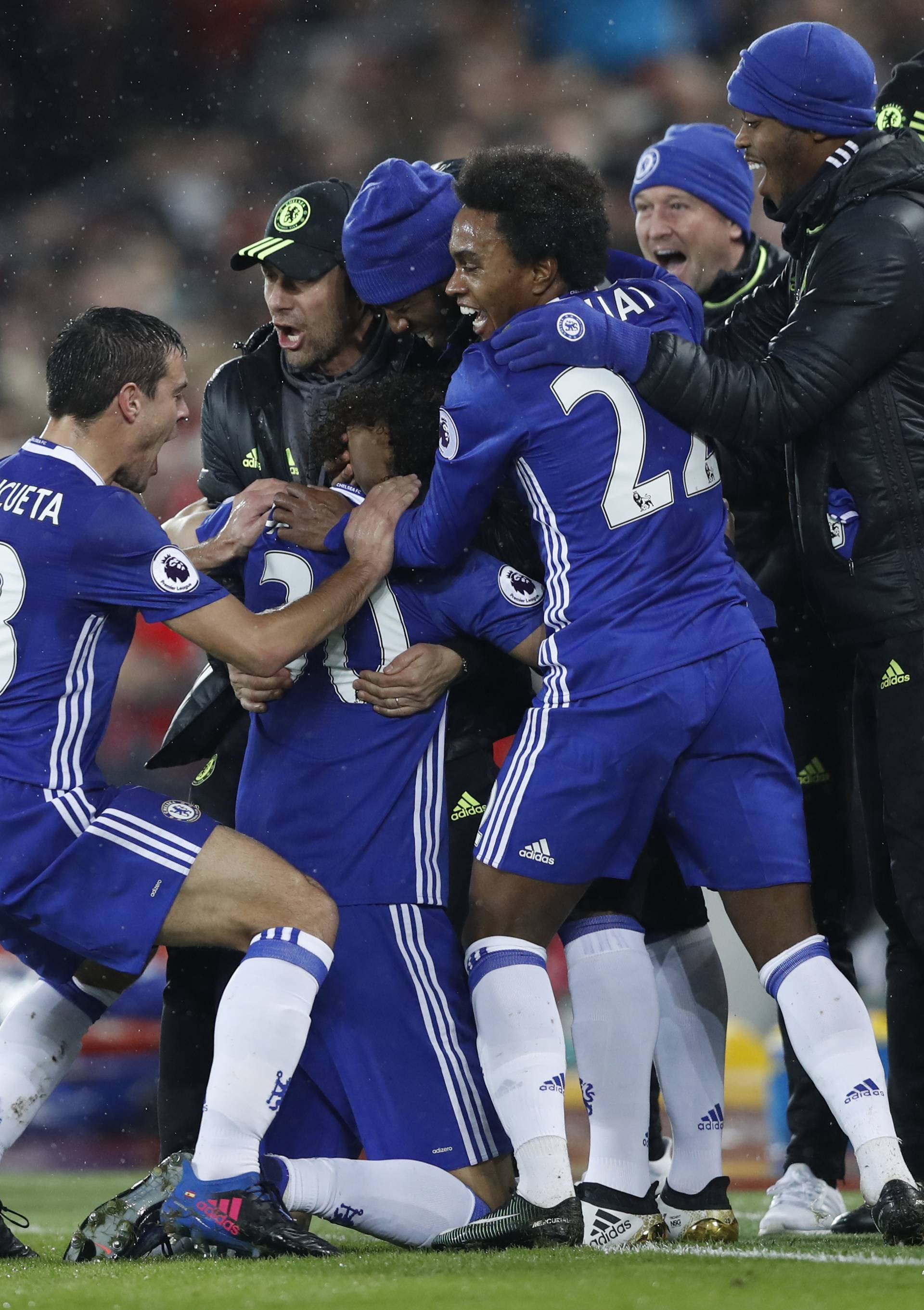 Chelsea's David Luiz celebrates scoring their first goal with manager Antonio Conte and teammates