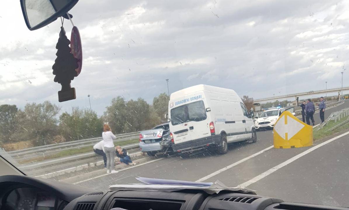 Sudarili se kombi i auto kraj Svete Helene, ima ozlijeđenih