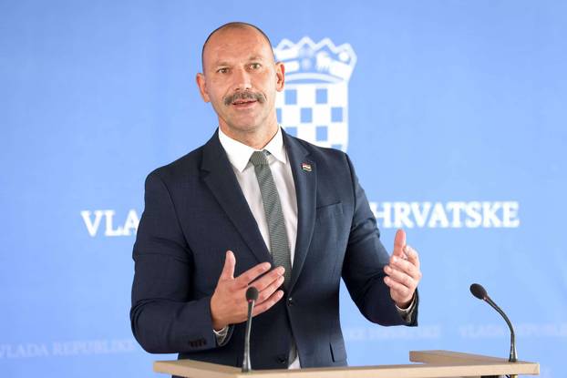 Brkovi i brade! Ovako bi naši političari izgledali da se ne briju