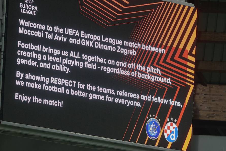 Bačka Topola: Zagrijavanje nogometaša uoči početka susreta Maccabi Tel-Aviva i Dinama u 2. kolu Europske lige