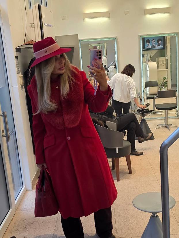 FOTO Todorići na okupu: Iva se istaknula u crvenoj kombinaciji