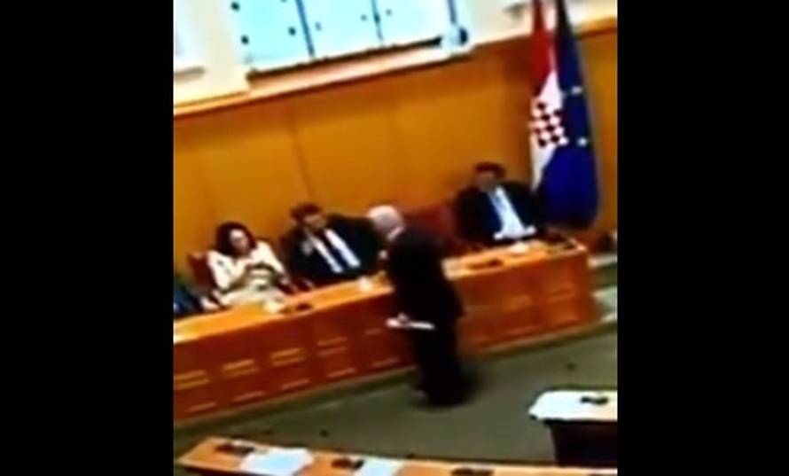 'Vozi dalje': Pogledajte kako je Vlaho Orepić 'otkantao' Špiku