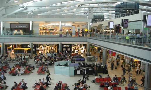 Kao iz filma Terminal: Živi na londonskom aerodromu i čeka