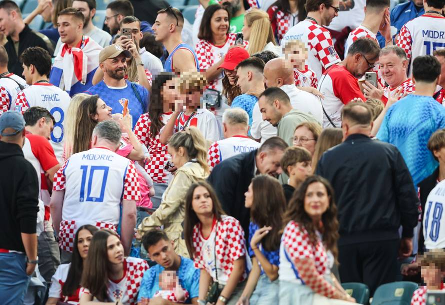 Dirljive scene nakon pobjede: 'Vatreni' as ljubio sina, Modrić čestitao, Luka Sučić sa sestrama