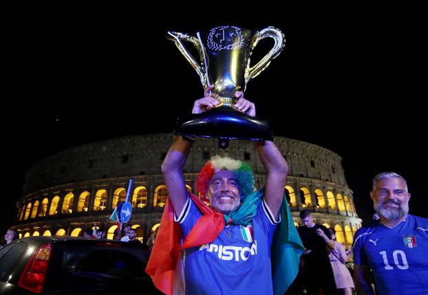 Euro 2020 - Final - Fans gather for Italy v England