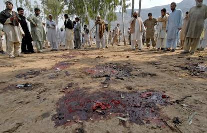 U Pakistanu 18 poginulih u napadu dvoje samoubojica
