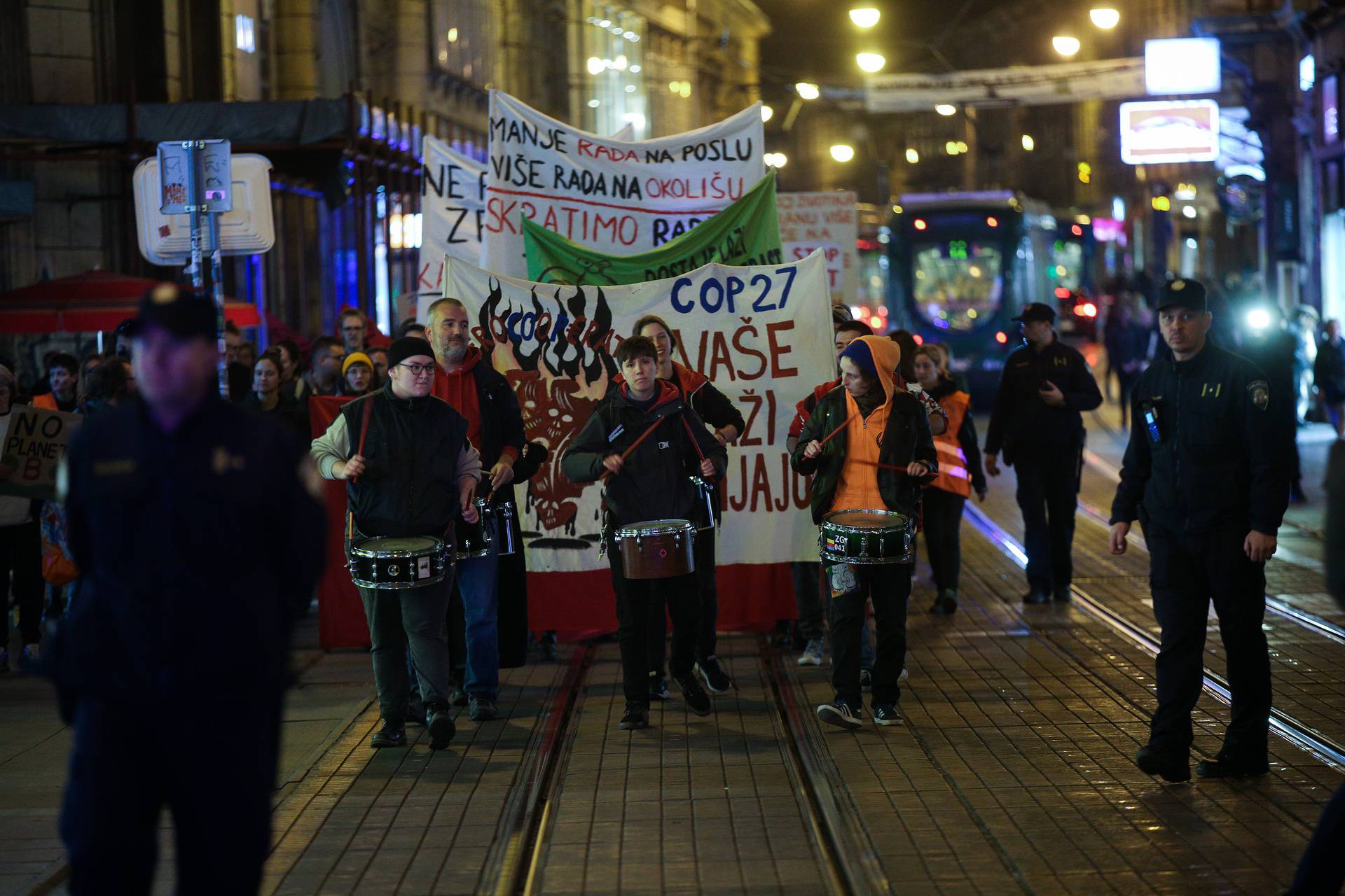 Zagreb: Treći "Klimatski marš" inicijative  Extinction Rebellion Zagreb 