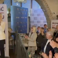 VIDEO Pogledajte slavlje u stožeru najvećeg iznenađenja izbora. Rinčić osvaja Rijeku?