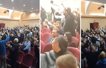 VIDEO Svi viču i skaču, a Banožić sjedi: Pogledajte ludnicu ultrasa Cibalije na predstavljanju filma