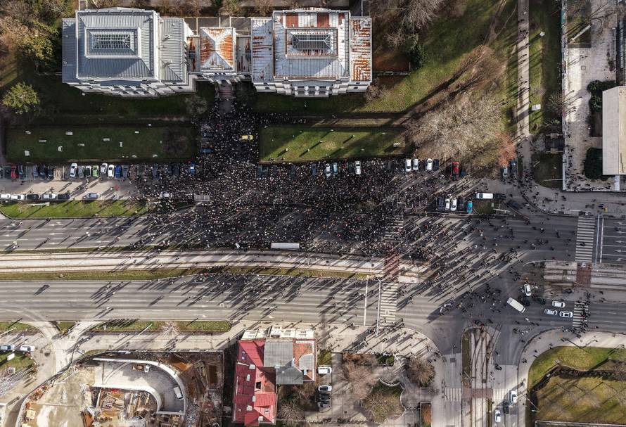 Sarajevo: Pogled iz zraka na okupljene u prosvjedu nakon stravične tramvajske nesreće