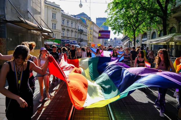 Zagreb: 21. Povorka ponosa pod sloganom "Dajte nam naša četiri zida!"