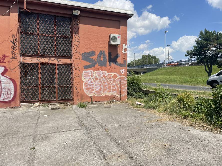 'Išao sam prema tramvaju i pao u rupu! Vikao sam, ali me nitko nije čuo. Nisam znao gdje sam'
