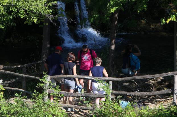 Brojni turisti uživaju u prirodnim ljepotama Rastoka